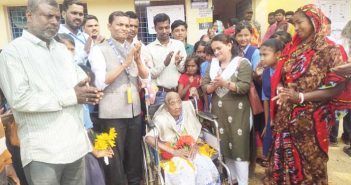 A 111-year-old grandmother in Gadchiroli went to the polling station and cast her vote