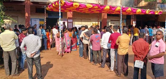 Voting in Sindhudurg district started peacefully, voters enthusiastic