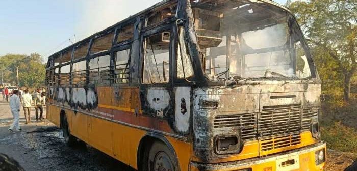 School bus catches fire in Chhatrapati Sambhajinagar