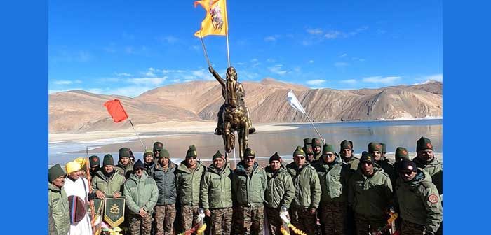 statue-of-chhatrapati-shivaji-maharaj-installed-at-14300-feet-near-india-china-border