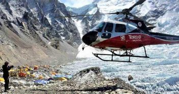 helicopter-companies-in-nepal-halt-all-flights-to-everest-region